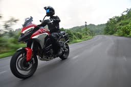 Ducati Multistrada V4 Color Red