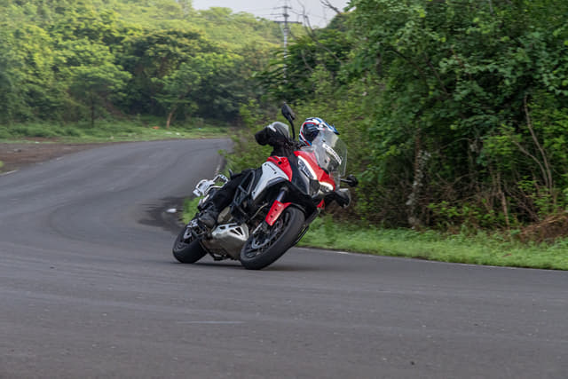 Front Right Three Quarter Image - 23097