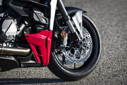Ducati Streetfighter V2 Color Black