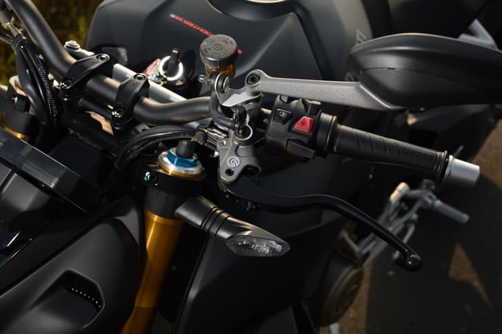 Ducati Streetfighter V4 Color Black