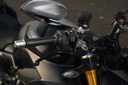 Ducati Streetfighter V4 Color Black