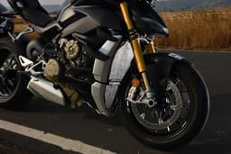 Ducati Streetfighter V4 Front Right Three Quarter