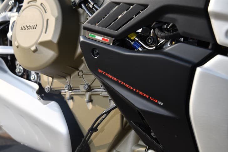 Ducati Streetfighter V4 Color Black