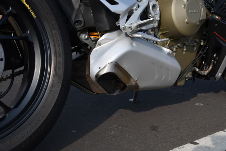 Ducati Streetfighter V4 Exhaust Pipes