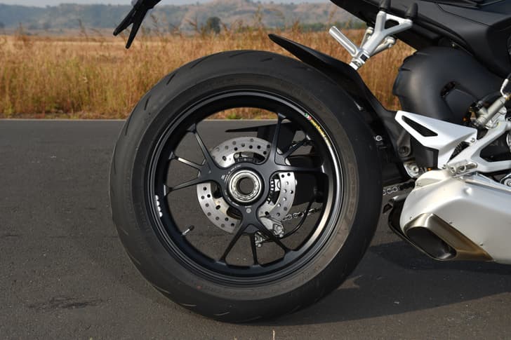 Ducati Streetfighter V4 Color Black