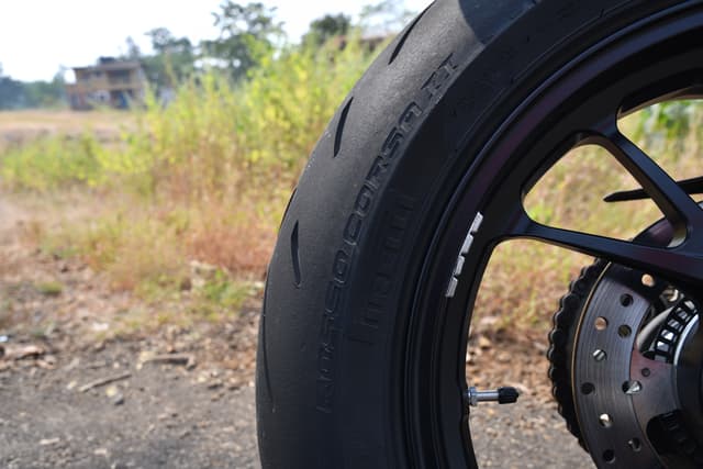 Rear Wheels Image - 23706