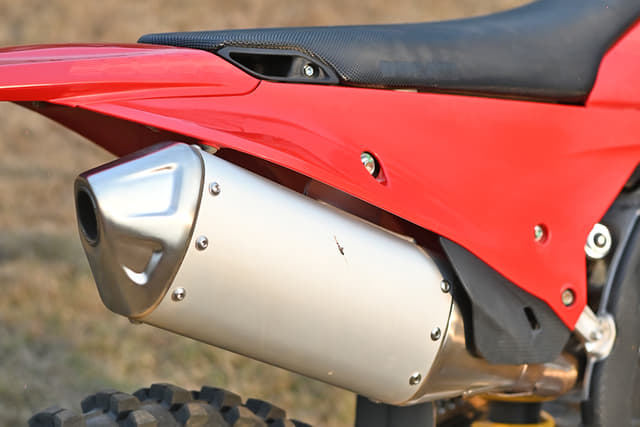 Color Red, Silver Image - 34214