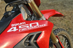 Ducati Desmo450 Mx Color Red