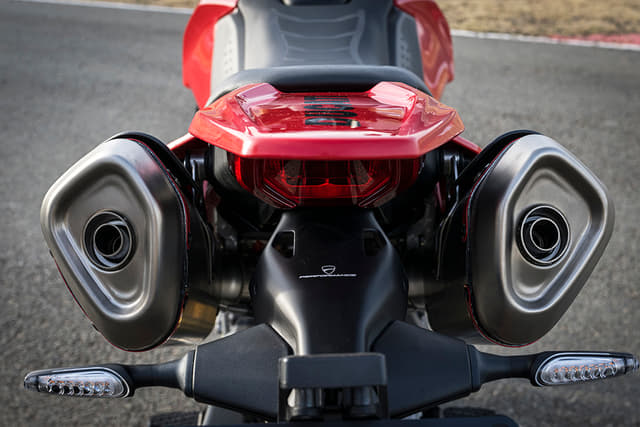 Exhaust Pipes