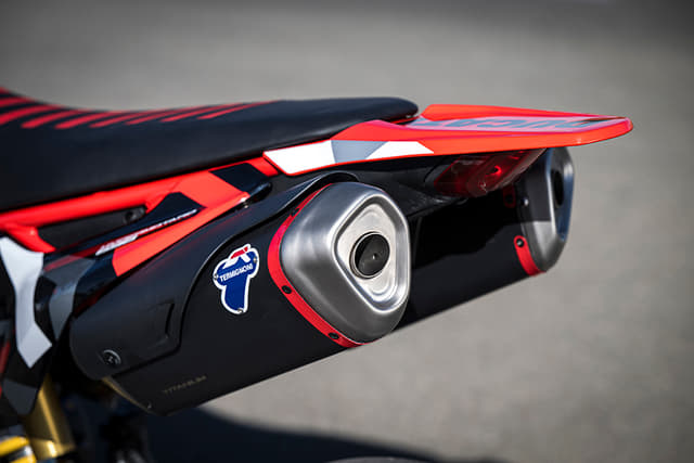 Exhaust Pipes