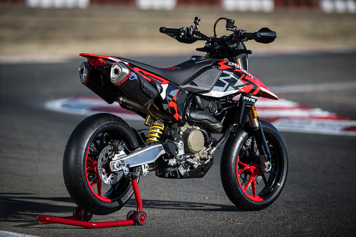 Exhaust Pipes