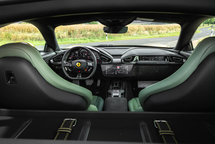 Ferrari 12cilindri Dashboard