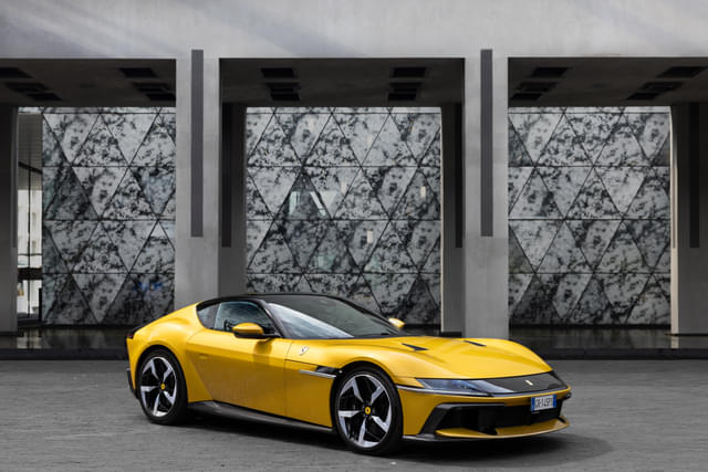 Front Left Three Quarter Image - 17069