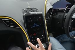 Ferrari Roma Dashboard