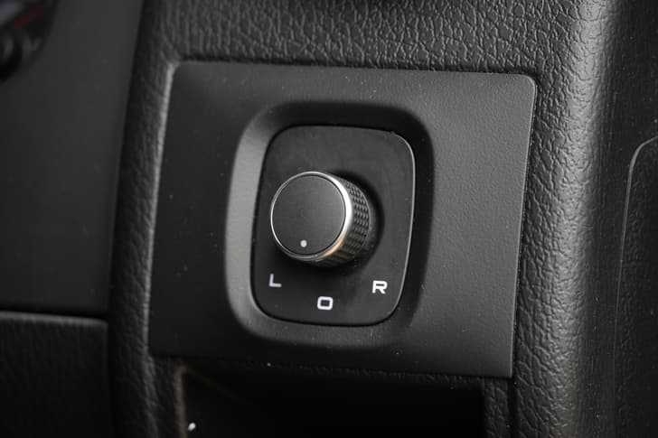 Force Gurkha 5 Door Door Controls