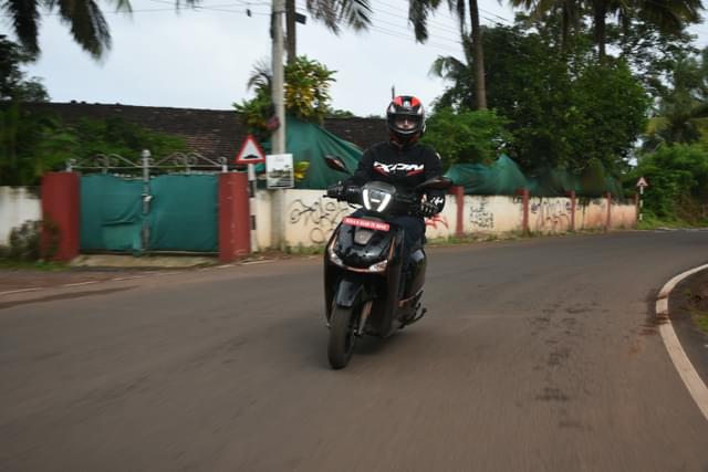 Front Left Three Quarter Image - 23564