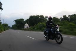 Hero Motocorp Glamour X Front Right Three Quarter