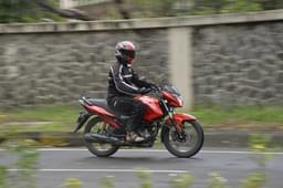 Hero Motocorp New Glamour Front Right Three Quarter