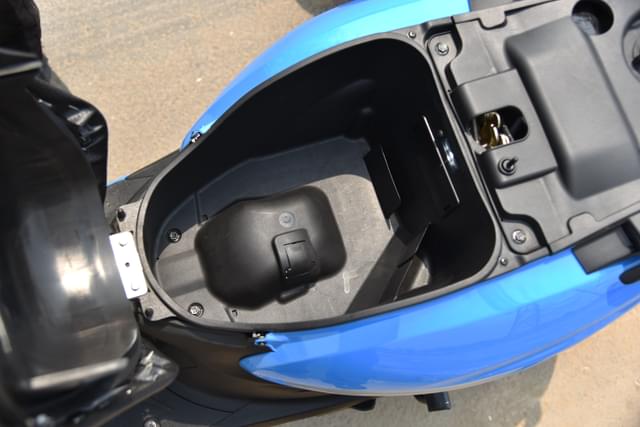 Closed Fuel Lid Image - 23479