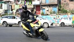 Hero Motocorp Xoom 125 Front Right Three Quarter