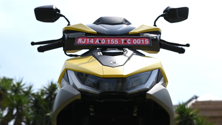 Hero Motocorp Xoom 125 Front View