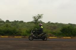 Hero Motocorp Xoom 160 Front Right Three Quarter