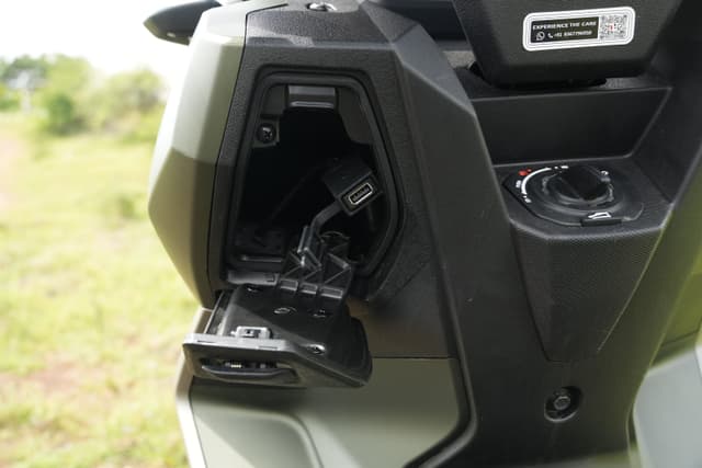 Glove Box Image - 24062