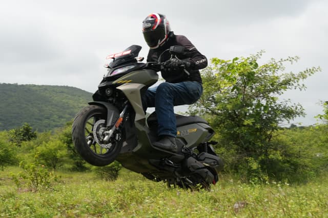 Front Wheels Image - 24122