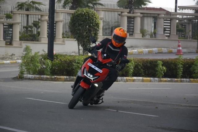 Front Left Three Quarter Image - 23765