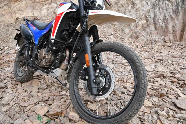 Front Right Three Quarter Image - 23968