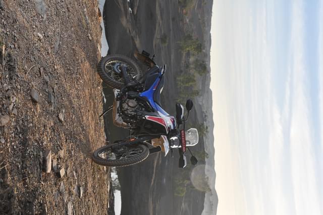 Front Right Three Quarter Image - 24095