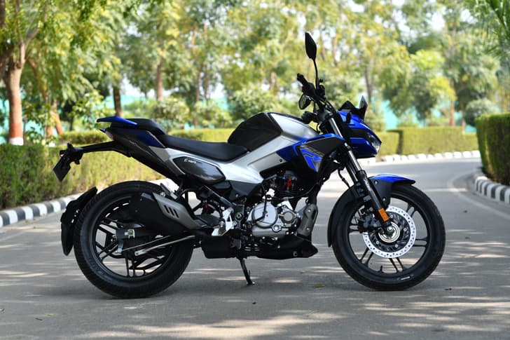 Hero MotoCorp Xtreme 125R Images
