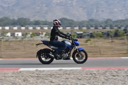 Hero MotoCorp Xtreme 125R Front Right Three Quarter