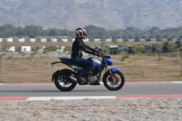 Hero Motocorp Xtreme 125r Front Right Three Quarter