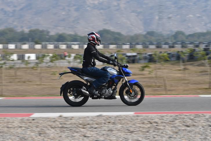 Hero Motocorp Xtreme 125r Front Right Three Quarter