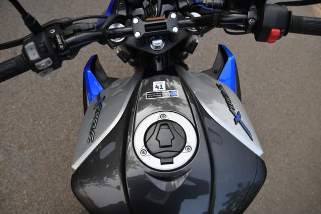 Closed Fuel Lid Image - 24130