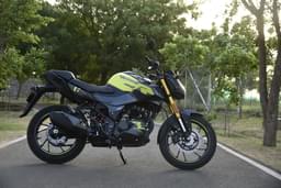 Hero Motocorp Xtreme 160r 4v Front Right Three Quarter