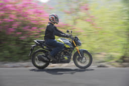 Hero MotoCorp Xtreme 160R 4V Color Black