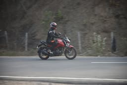 Hero Motocorp Xtreme 160r Front Left Three Quarter