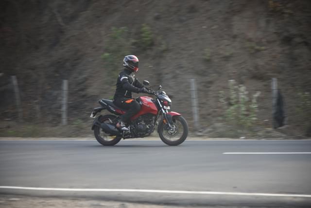 Front Left Three Quarter Image - 23824