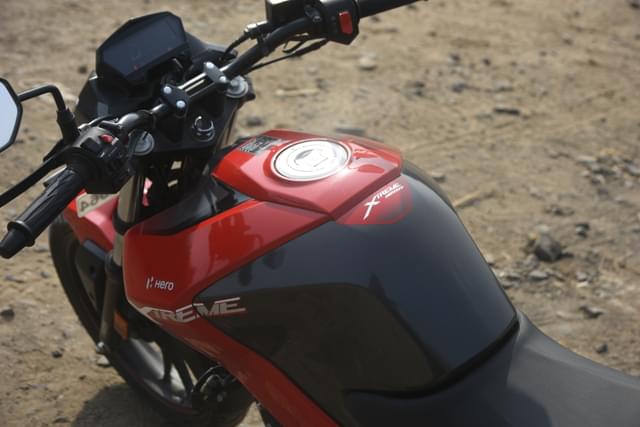 Closed Fuel Lid Image - 23875