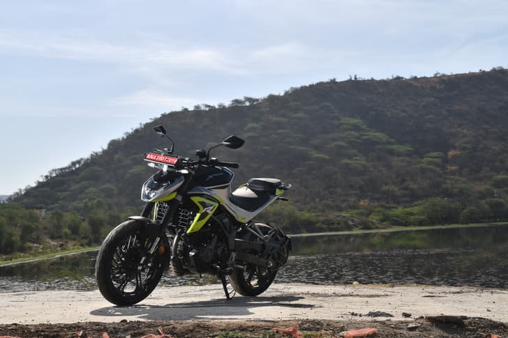 Hero Motocorp Xtreme 250r Color Yellow
