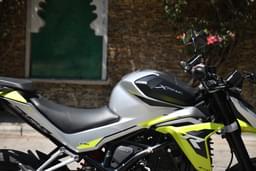 Hero Motocorp Xtreme 250r Color Silver