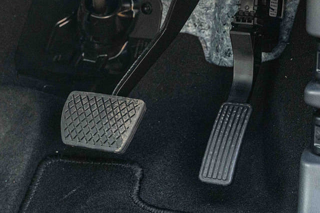 Foot Controls Image - 36442