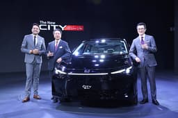 Honda City Front Right Three Quarter