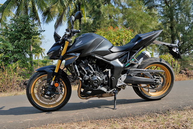 Front Left Three Quarter Image - 35194