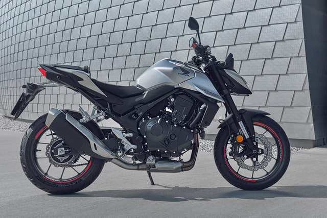 Front Right Three Quarter Image - 35304