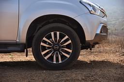 Isuzu Mu X Left Side View
