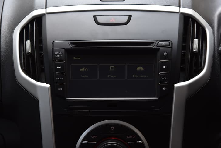 Isuzu Mu X Dashboard