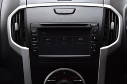Isuzu Mu X Dashboard